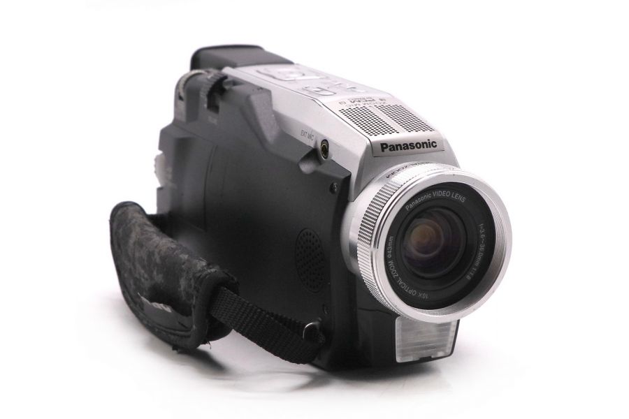 Видеокамера Panasonic NV-DS30 в упаковке