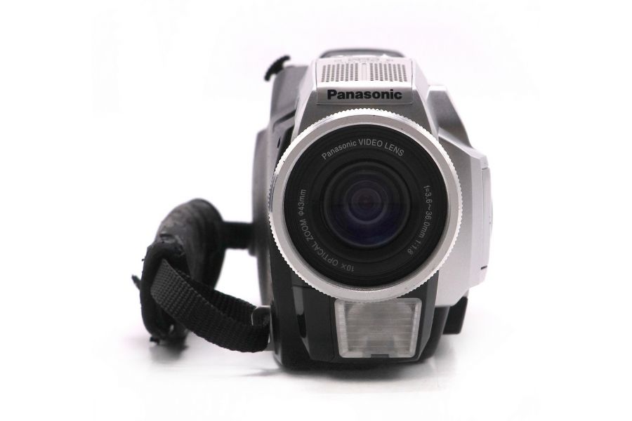 Видеокамера Panasonic NV-DS30 в упаковке