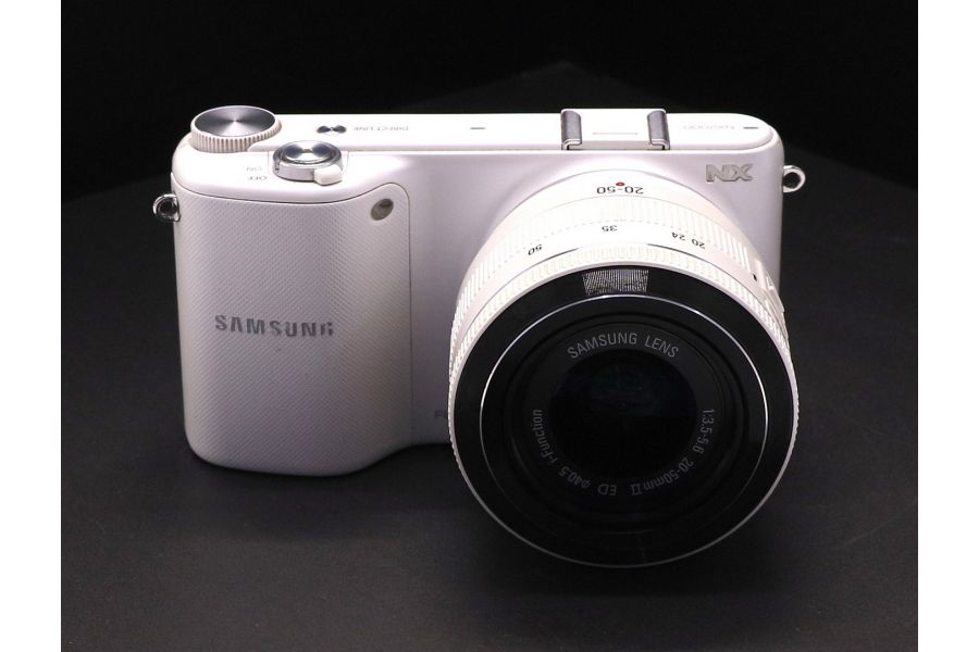 Компактный фотоаппарат Samsung NX2000 kit white