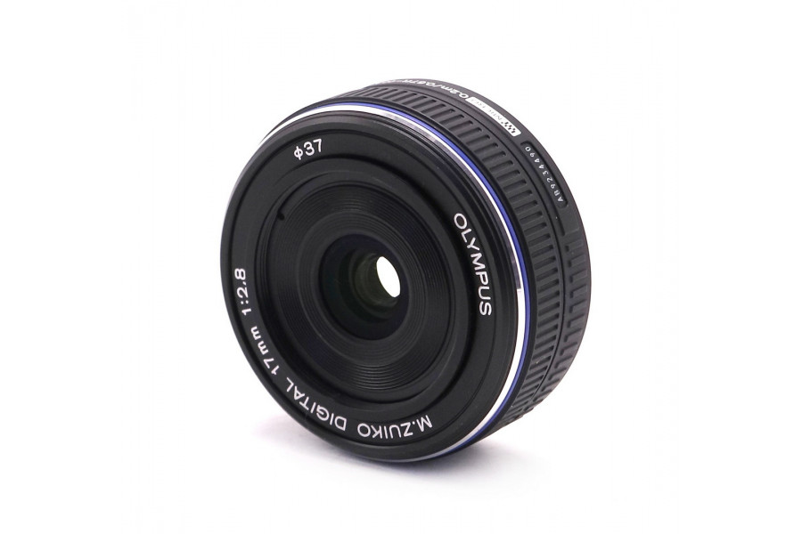 Olympus M.Zuiko Digital 17mm f/2.8 в упаковке