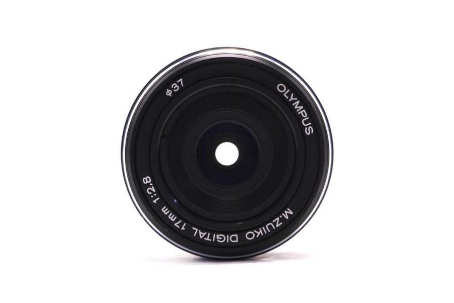 Olympus M.Zuiko Digital 17mm f/2.8 в упаковке