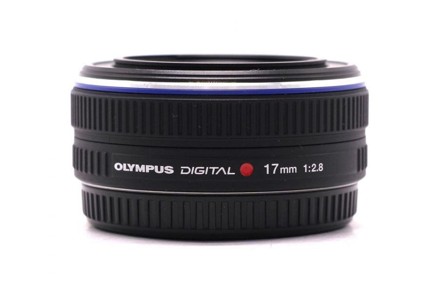 Olympus M.Zuiko Digital 17mm f/2.8 в упаковке