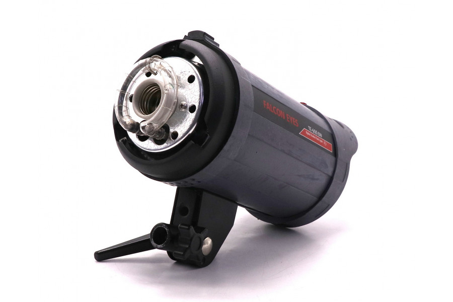 Студийная вспышка Falcon Eyes модель TE-600 BW
