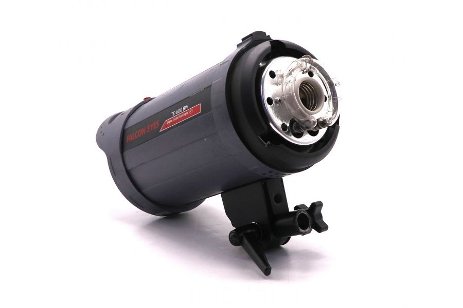 Студийная вспышка Falcon Eyes модель TE-600 BW