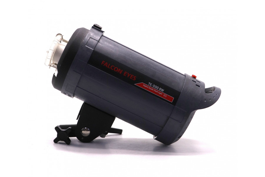 Студийная вспышка Falcon Eyes модель TE-300 BW