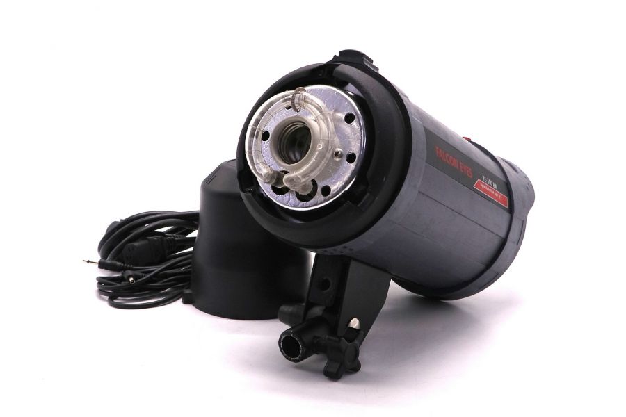 Студийная вспышка Falcon Eyes модель TE-300 BW