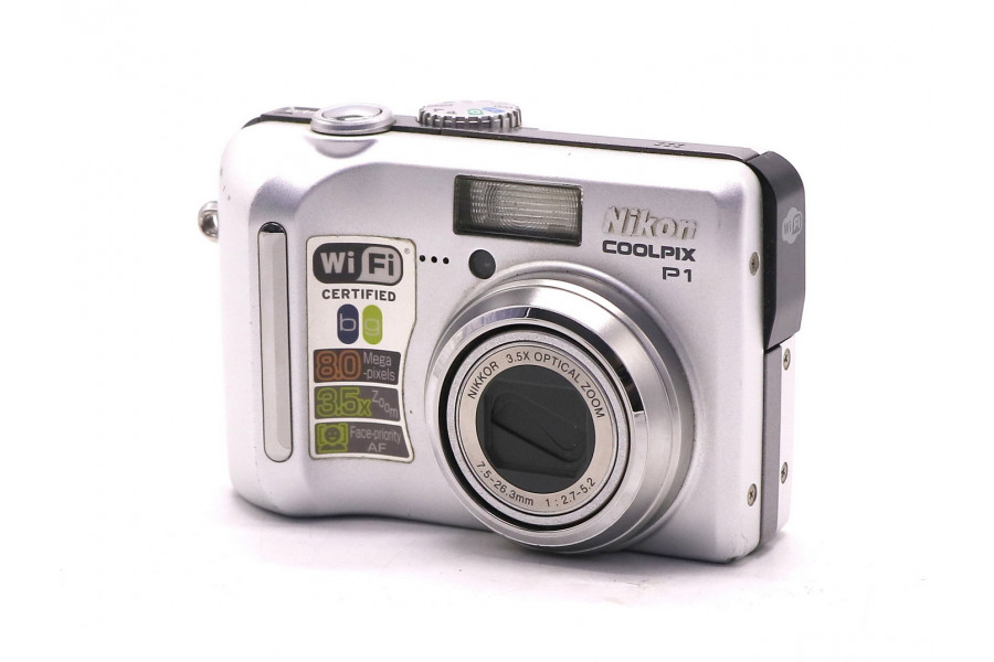 Цифровая фотокамера Nikon coolpix P1 в упаковке
