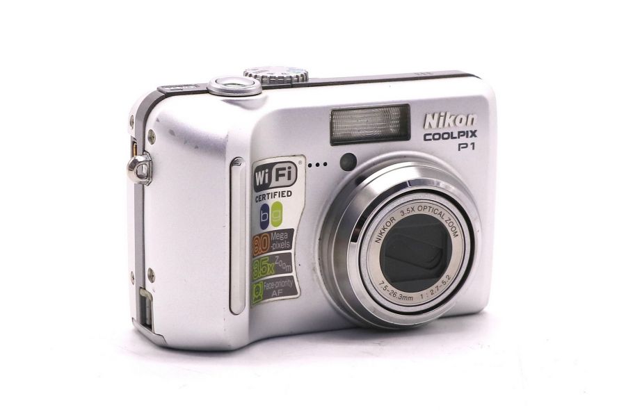 Цифровая фотокамера Nikon coolpix P1 в упаковке