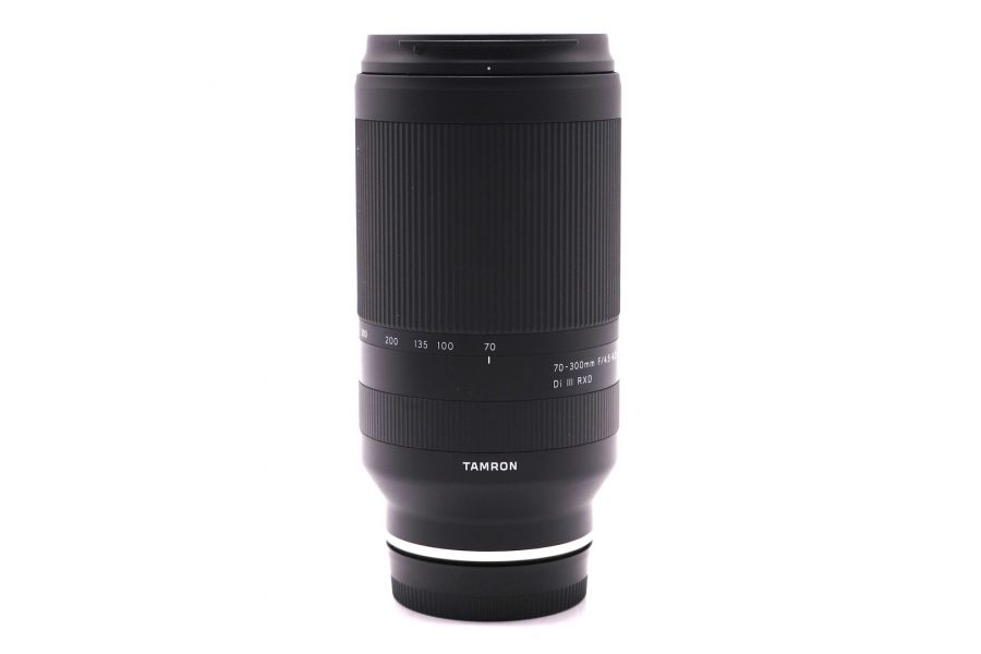 Телеобъектив Tamron 70-300mm f/4.5-6.3 Di III RXD в упаковке