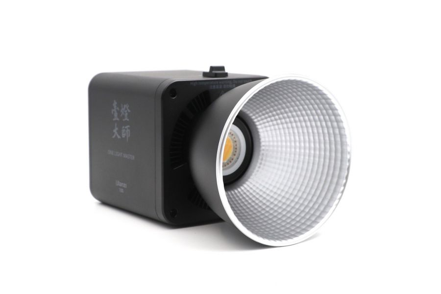 Осветитель светодиодный Ulanzi ML100 RGB 100 Вт в упаковке