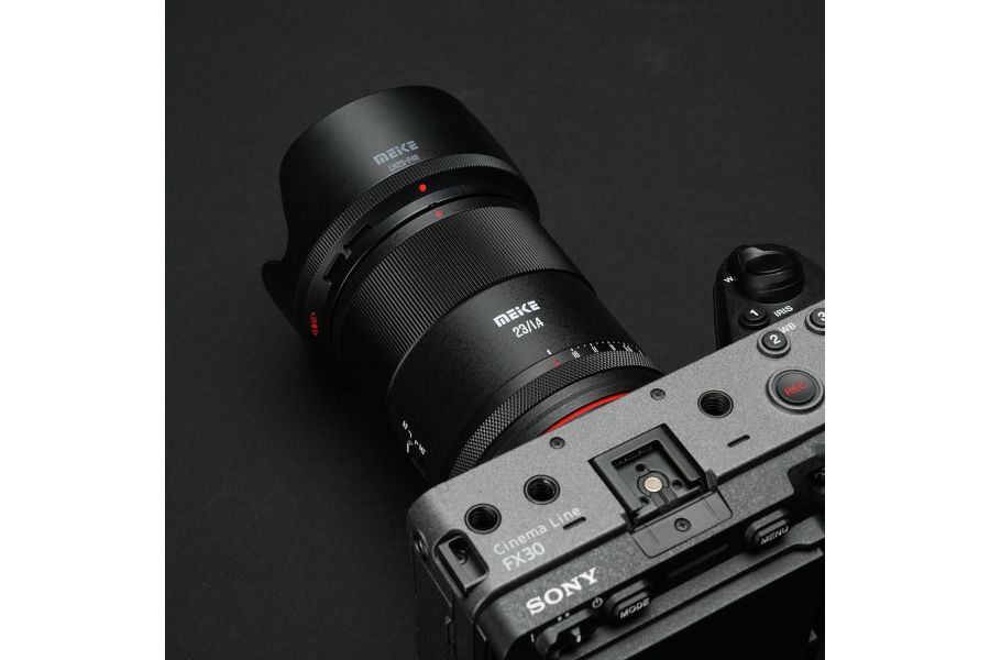 Объектив автофокусный Meike 23mm F1.4 APS-C Sony E