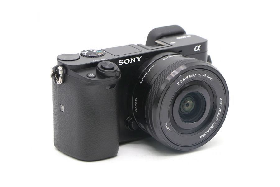 Sony A6000 ILCE-6000L kit (пробег 21335 кадров)