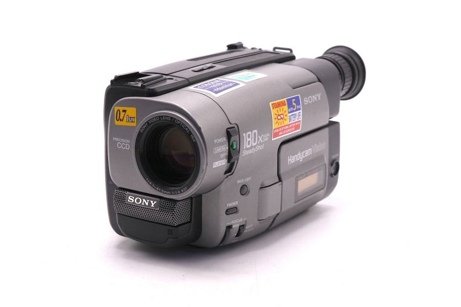 Видеокамера аналоговая Sony CCD-TRV24E в упаковке