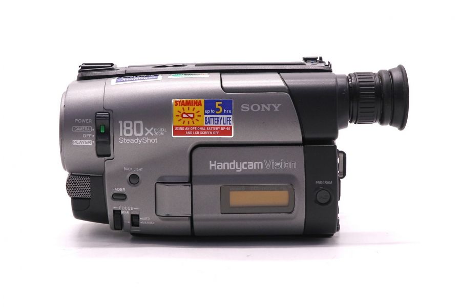 Видеокамера аналоговая Sony CCD-TRV24E в упаковке