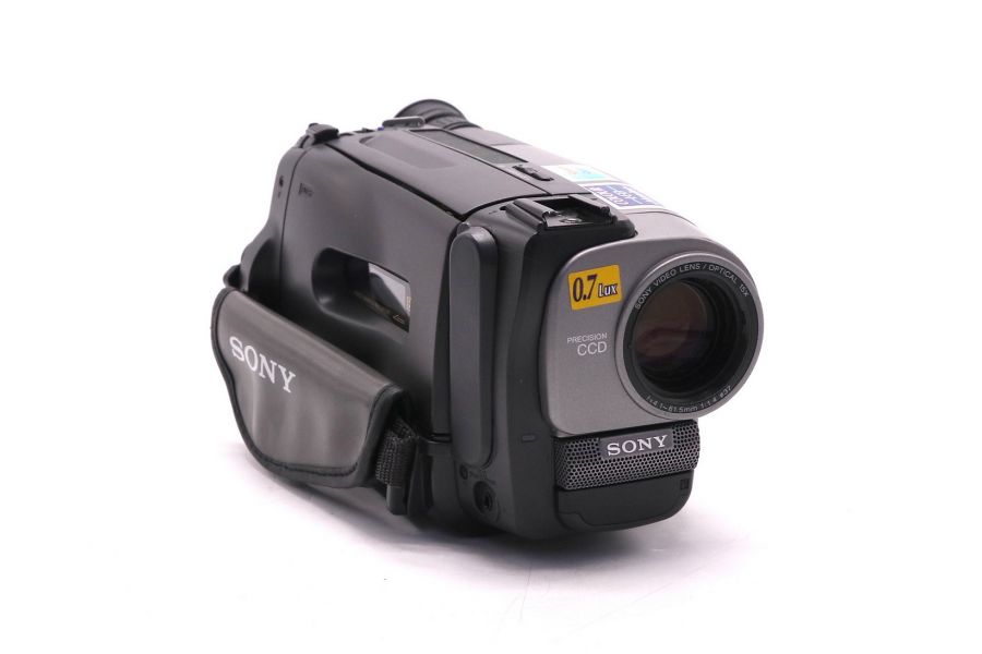 Видеокамера аналоговая Sony CCD-TRV24E в упаковке