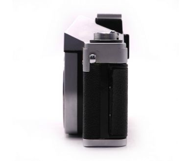 Зеркальный пленочный фотоаппарат Praktica LTL body