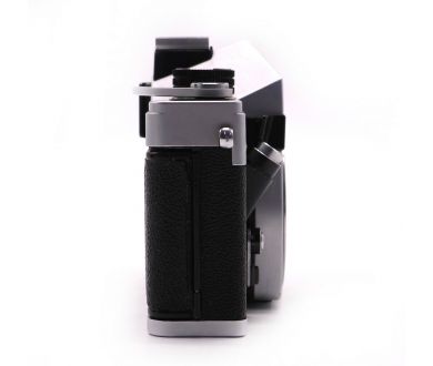 Зеркальный пленочный фотоаппарат Praktica LTL body