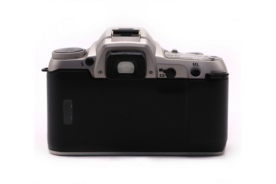 Надежный зеркальный фотоаппарат Pentax MZ-7 kit