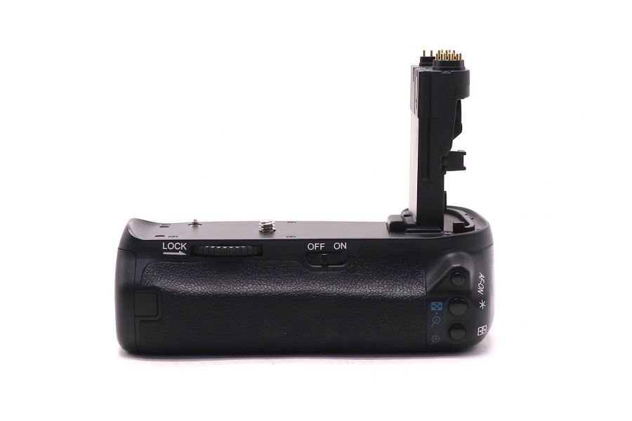 Батарейная ручка Meike MK-70D в упаковке