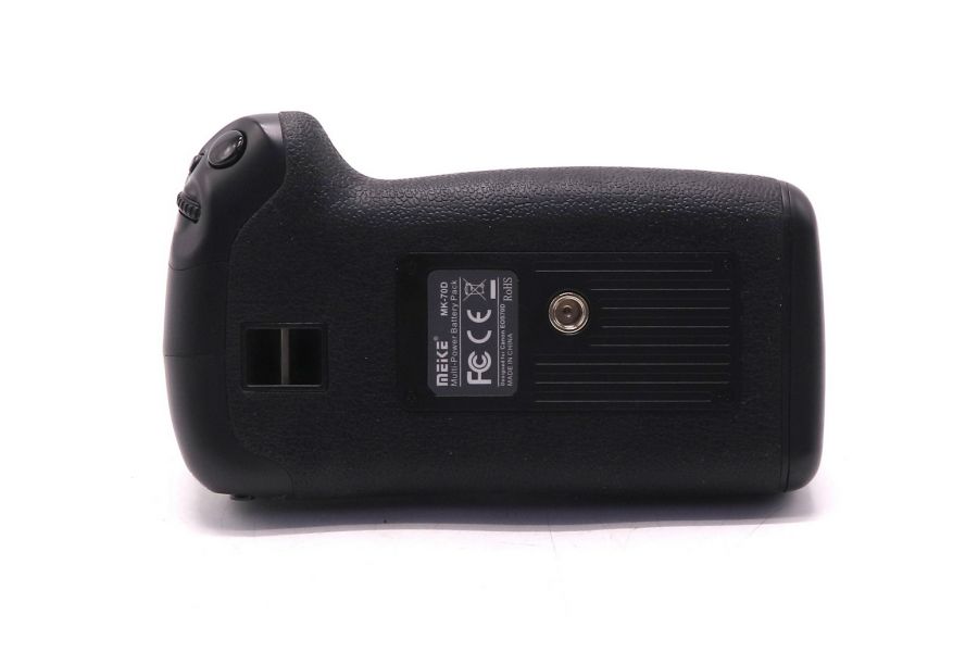 Батарейная ручка Meike MK-70D в упаковке