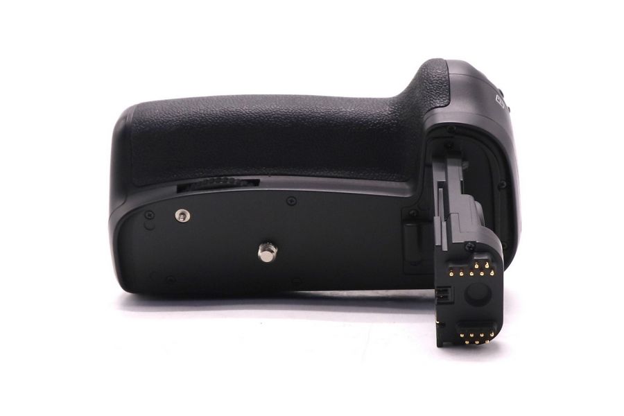 Батарейная ручка Meike MK-70D в упаковке