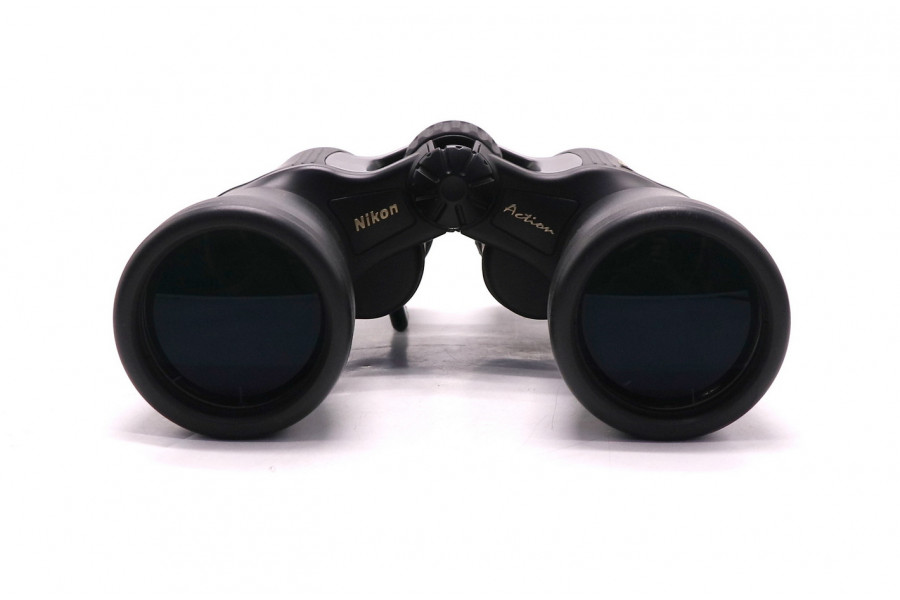 Бинокль призменный Nikon Action 10-22X50 CF