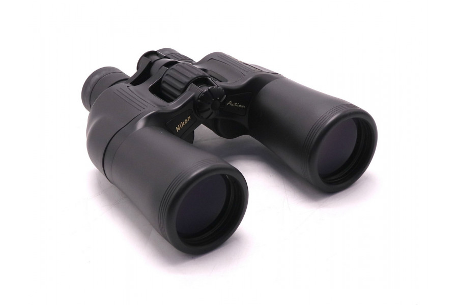 Бинокль призменный Nikon Action 10-22X50 CF