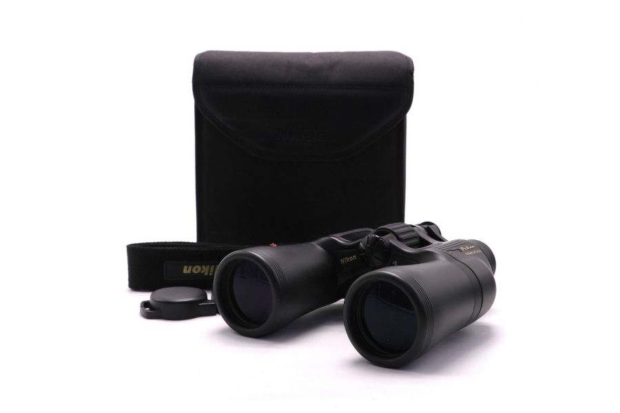 Бинокль призменный Nikon Action 10-22X50 CF