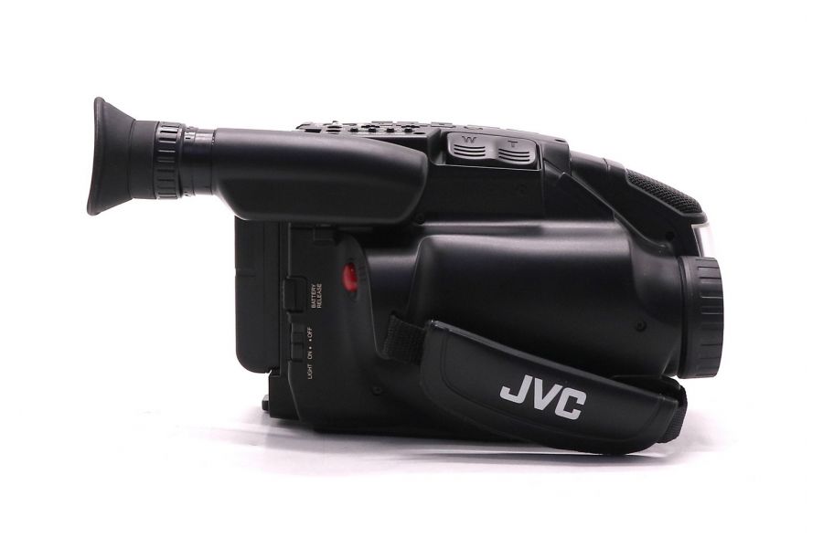 Кассетная видеокамера формата VHS-C JVC GR-AX63E