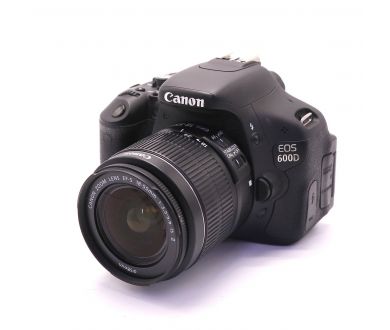Камера Canon EOS 600D kit (пробег 8430 кадров)