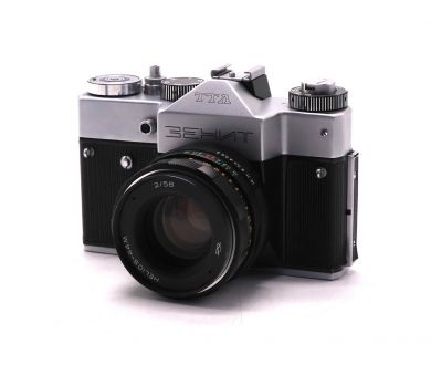 Ранний фотоаппарат Зенит ТТЛ (№77000529)