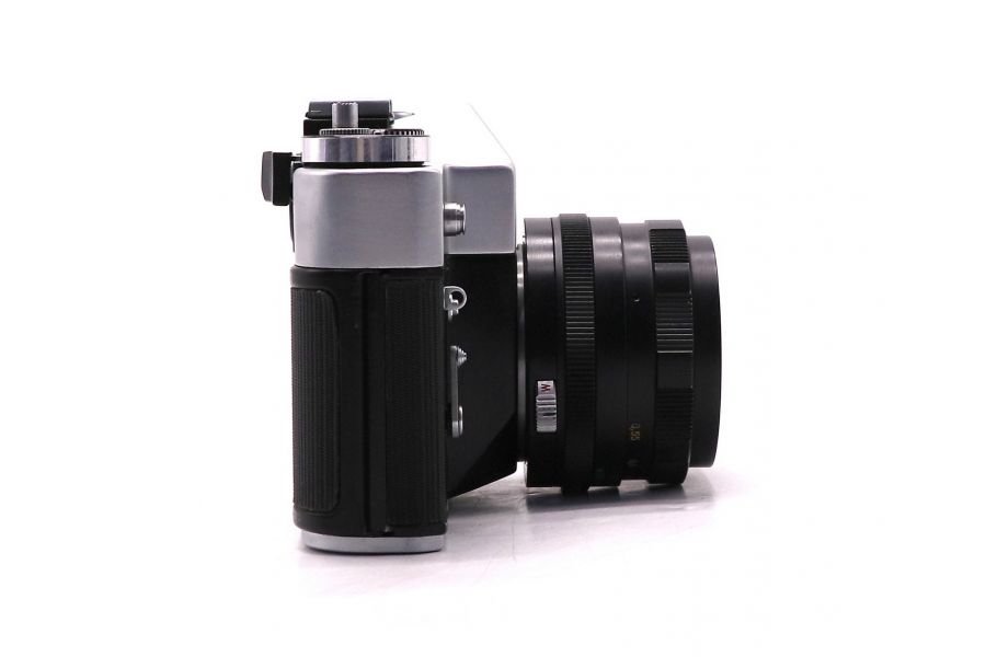 Ранний фотоаппарат Зенит ТТЛ (№77000529)