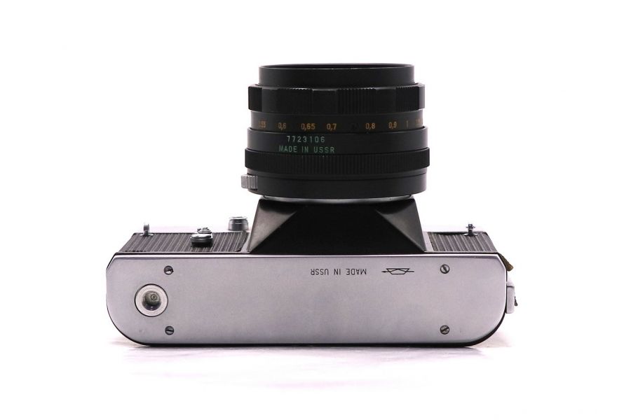 Ранний фотоаппарат Зенит ТТЛ (№77000529)