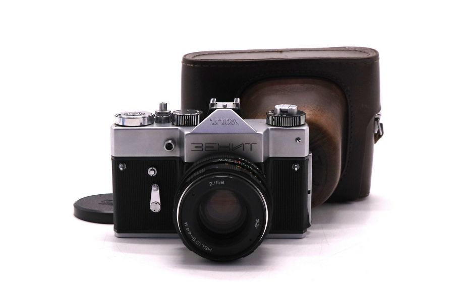 Ранний фотоаппарат Зенит ТТЛ (№77000529)