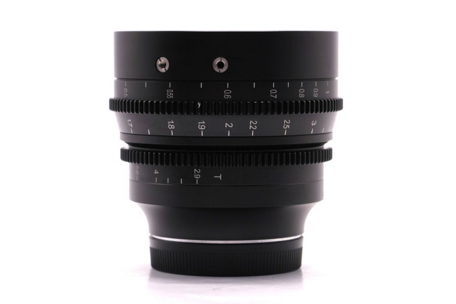 Объектив 7artisans 14mm T2.9 Sony E в упаковке