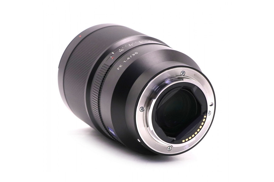 Объектив Sony Carl Zeiss Distagon T* FE 35mm f/1.4 ZA (SEL-35F14Z)