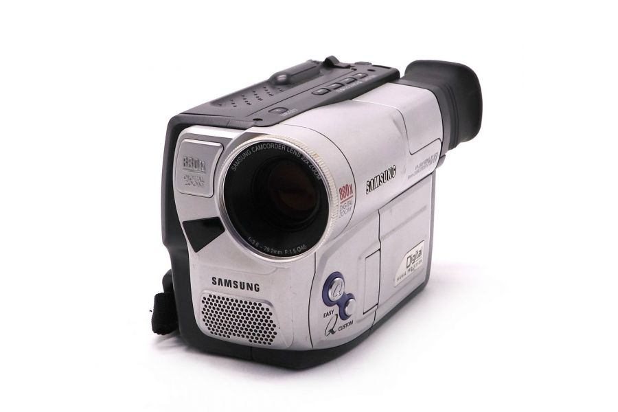 Видеокамера аналоговая формата Hi8 Samsung VP-L800