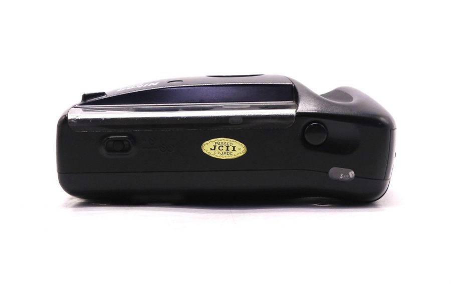 Пленочная компактная камера Nikon RF 2