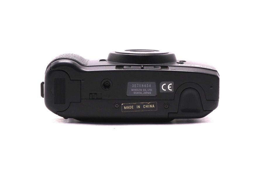 Плёночная компактная камера Minolta Riva 100 AF QD