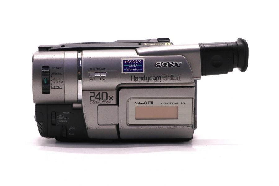 Аналоговая видеокамера типа Video8 Sony CCD-TRV37E