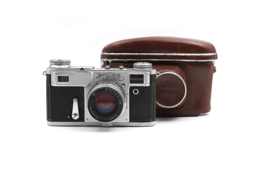 Советский фотоаппарат Киев 4А с Юпитер-8М (СССР, 1970)