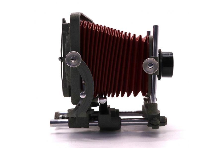 Форматный советский фотоаппарат Восток 1951 + И-51