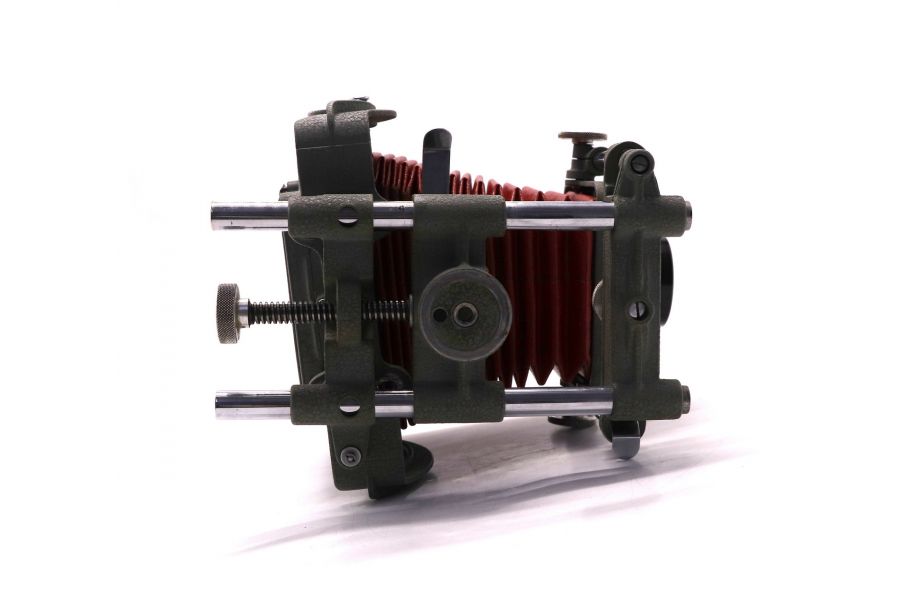 Форматный советский фотоаппарат Восток 1951 + И-51