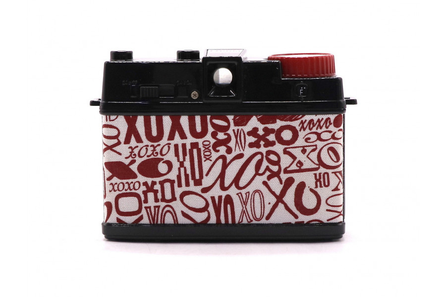 Компактная 35-миллиметровая камера Mini Diana