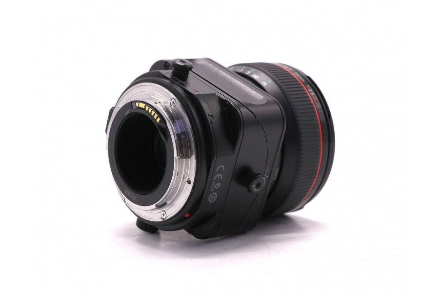 Объектив Canon TS-E 24mm f/3.5L в упаковке