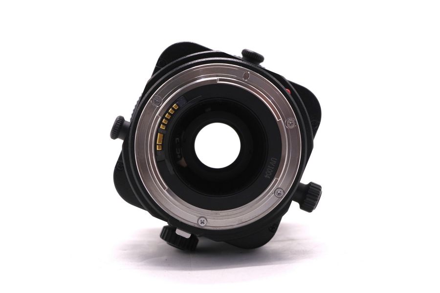 Объектив Canon TS-E 24mm f/3.5L в упаковке