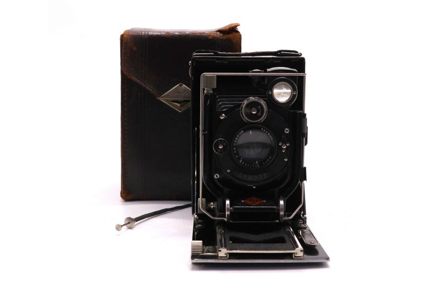 Складной немецкий фотоаппарат Agfa Jsolar