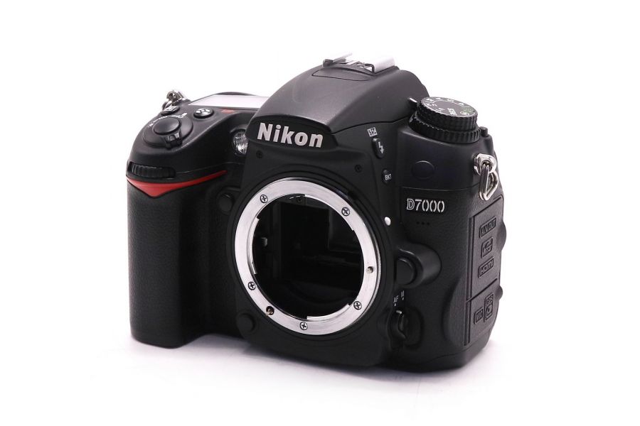 Фотокамера Nikon D7000 body (пробег 100 кадров)