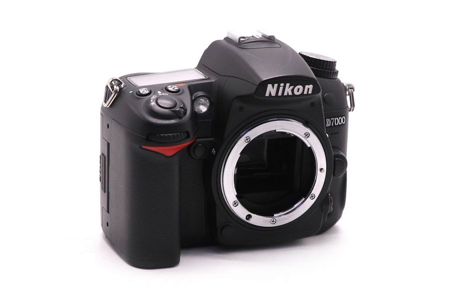 Фотокамера Nikon D7000 body (пробег 100 кадров)