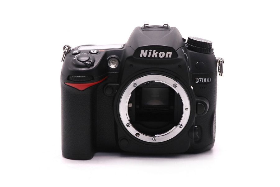 Фотокамера Nikon D7000 body (пробег 100 кадров)